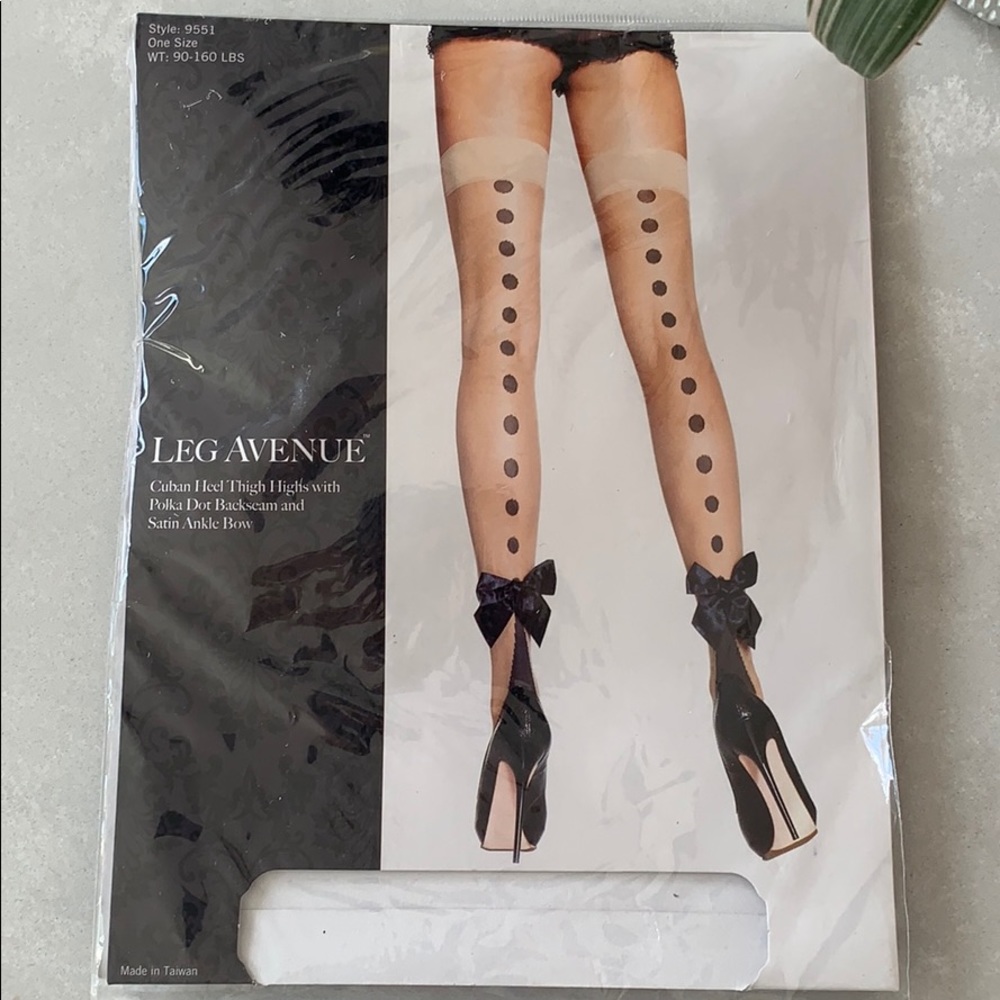 Leg Avenue Thigh Highs polka dot backseam bow - Picture 2 of 5